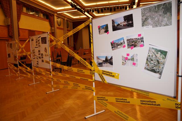 Im Stadtsaal war für den ersten Abend bereits einiges vorbereitet worden. | Foto: Almer