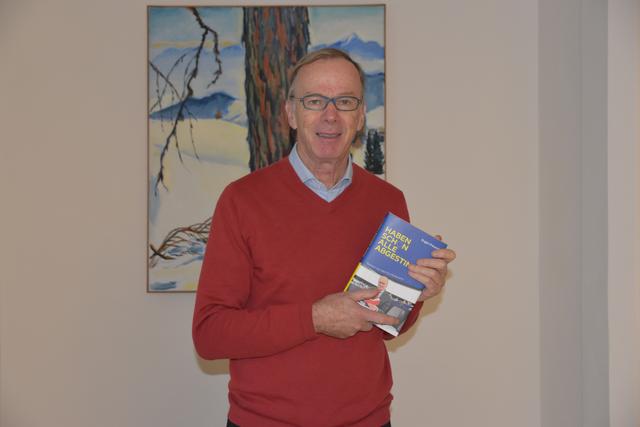Eugen Freund mit seinem neuen Buch "Haben schon alle abgestimmt?" | Foto: Kristina Orasche