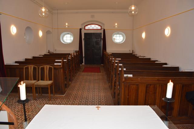 Die Kapelle wurde frisch ausgemalt und erhielt eine neue Beleuchtung.