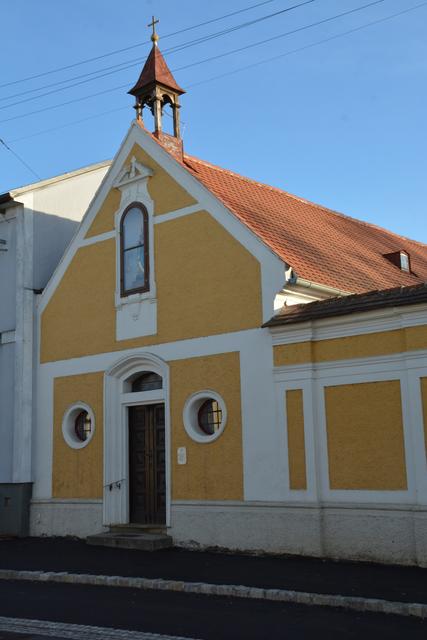 1772 erlaubte der Passauer Bischof die Errichtung einer Hauskapelle im Pfarrhof Zellerndorf.