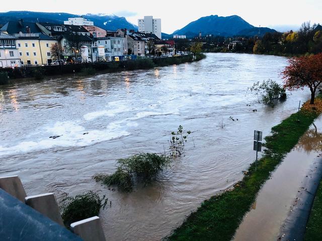 Die Draubermen wurden von den Kräften des Wirtschaftshofs nach dem Hochwasser gereinigt und sind ab heute Nachmittag wieder freigegeben.  | Foto: Stadt Villach
