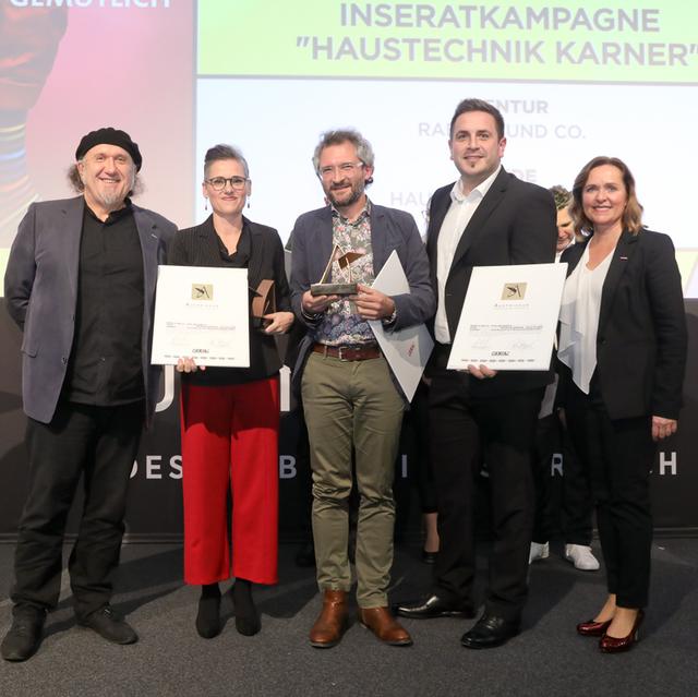 Gold für "Haustechnik Karner"-Kampagne: Luis Siegl (Obmann der Fachgruppe Werbung im Burgenland), Eveline Rabold, Christian Keglovits, Andreas Karner und
Angelika Sery-Froschauer (WK-Bundesobfrau - Fachverband Werbung)
 | Foto: WKÖ
