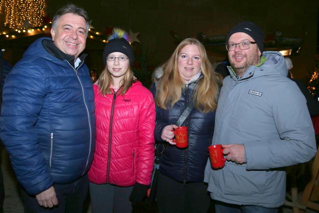 Peter und Hannah Padourek mit Dagmar und Uwe Edlinger.