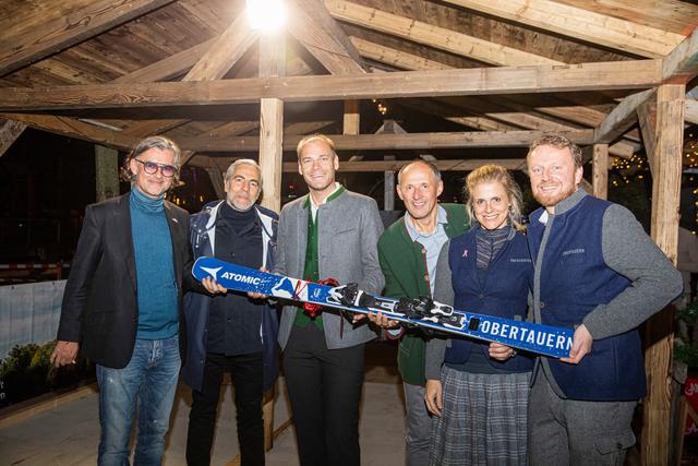 Brachten den Salzburger Bergwinter nach Wien, v.li.: Heribert Lürzer (Bürgermeister von Tweng-Obertauern), Christian Pöttler (GF echo Medienhaus), Michael Walchhofer, Leo Bauernberger (GF SalzburgerLand Tourismus), Mona Maier (stv. Tourismusdirektorin Obertauern), Mario Siedler (Tourismusdirektor Obertauern).