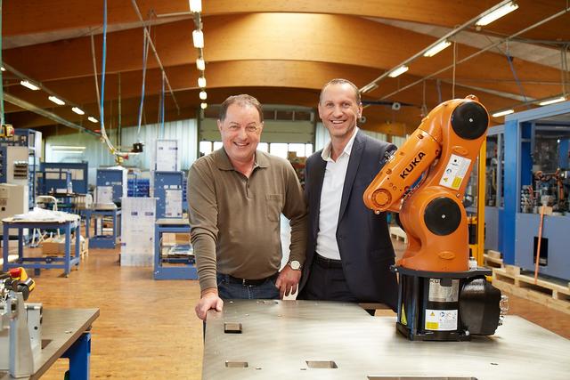 Die Geschäftsführer der dft-Maschinenbau GmbH: Jürgen Prenninger (re.) und Wolfgang Überwimmer.