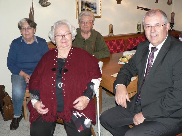 Brigitte Trauner, Jubilarin Maria Trauner, Josef Trauner,
Bürgermeister Franz Dam
