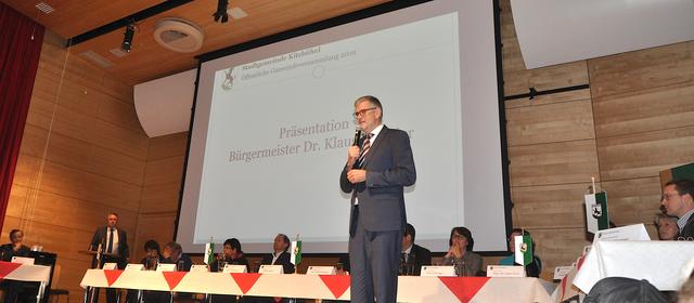 Bgm. Klaus Winkler informierte über eine breite Palette an Themen bei der Gemeindeversammlung.