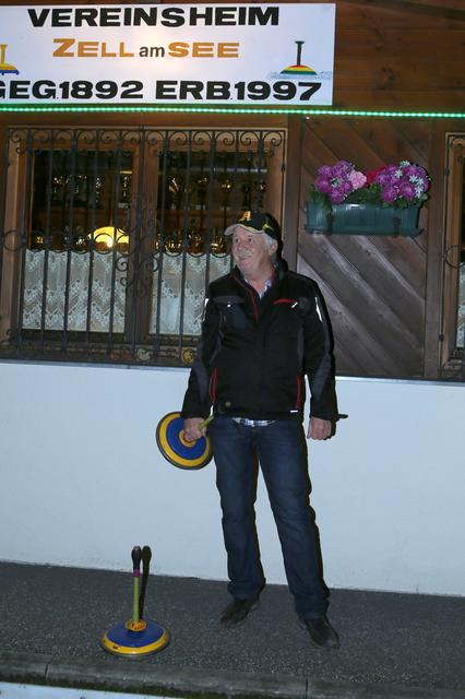 Auch bei den Eischützen wird zum Advent geladen.