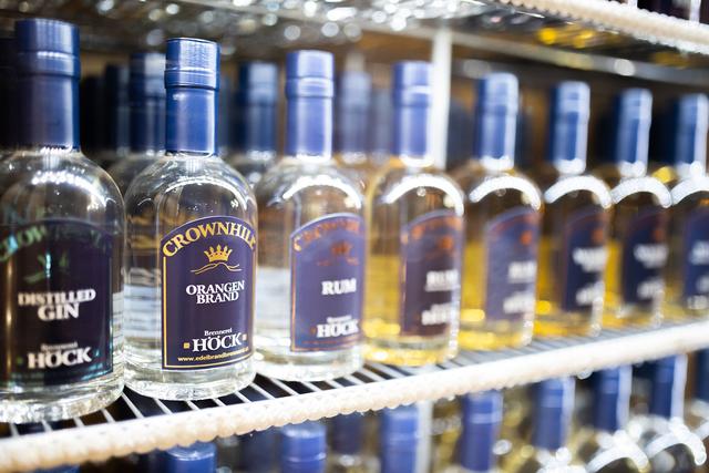 Das "Crownhill"-Sortiment kann sich sehen lassen. Ganz im Trend: Gin! | Foto: artdirection4U