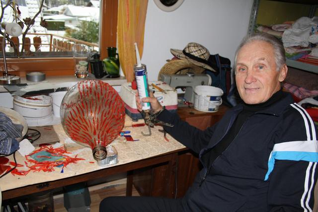 Pepe Hanser an seinem Arbeitsplatz.