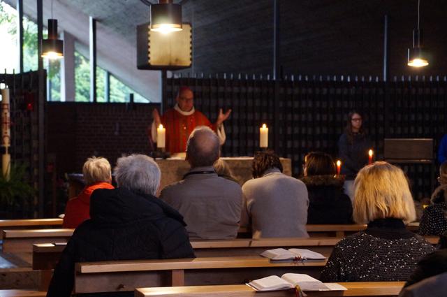 Bischof Glettler nannte die Klarsichtigkeit, den Mut und die Hingabe der KritikerInnen der Nazis vorbildlich und warnte vor jeglicher Menschenfeindlichkeit in der Gegenwart. | Foto: Rüggeberg