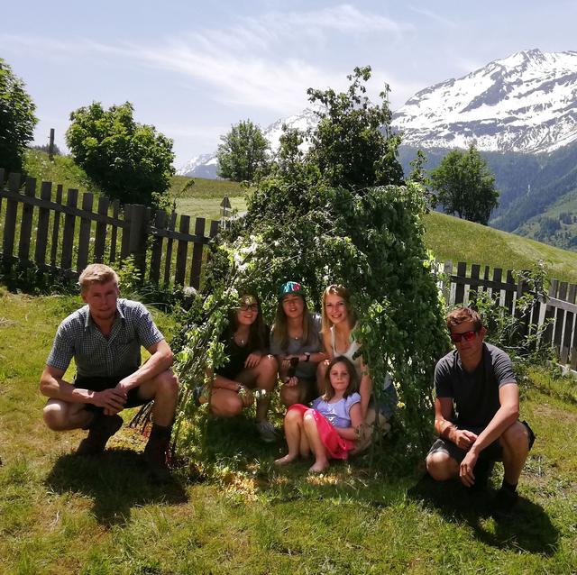 Die Landjugend Rauris packte bei der Kinderbetreuungsstätte „Salchegghof – KinderVilla“ an.