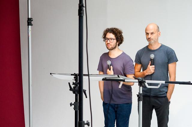 David Stockenreitner (l.) und Vitus Wieser: Um die Schönheit des Negativen geht es unter anderem im neuen Programm "Kabarett ist tot". Die bz verlost zwei Karten für die Vorpremiere am 13. Dezember im Tschocherl.