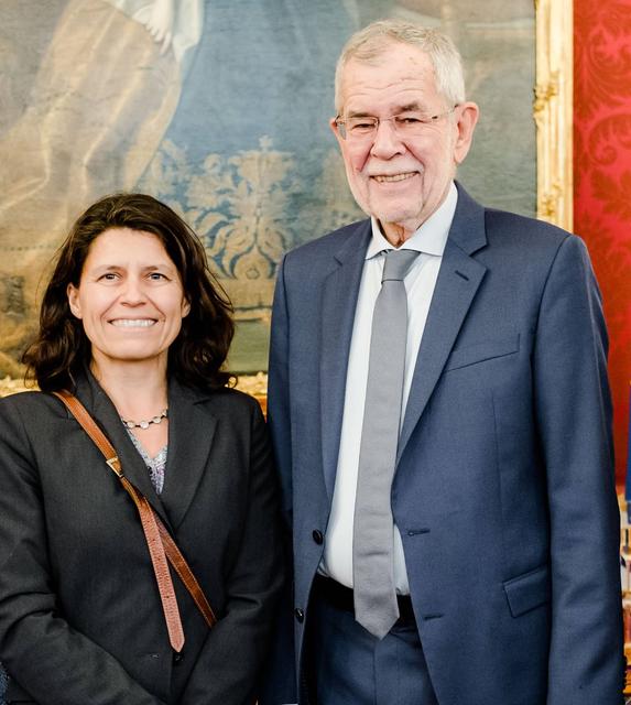 Maria Zamut mit Bundespräsident Van der Bellen.