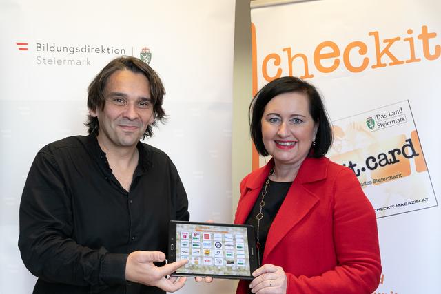 24 Türchen bei Checkit: Elisabeth Meixner und Clemens Berger