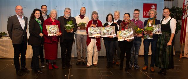 Die geehrten Gärtnerinnen und Gärtner aus dem Bezirk Reutte.
 | Foto: Hörtnagl