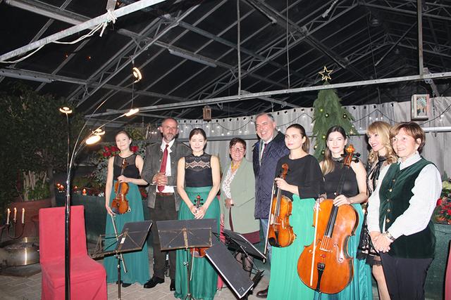 Kilian Michael Gasching MSc.; Bgm. Josefa Geiger, Mag. Ewald Stadler, Pianistin Donka Angatscheva, Kulturmanagerin Prof. Gerlinde von Spannring flankiert von dem Selini-Quartett.