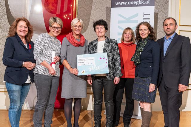 v.l.n.r.: Schul-Qualitätsmanagerin Notburga Astleitner, Susanne Binder, Johanna Falkner, Eva Wiltberger, Gertrude Jindrich, Regina Aspalter, Albert Maringer. | Foto: Peter Christian Mayr/cityfoto