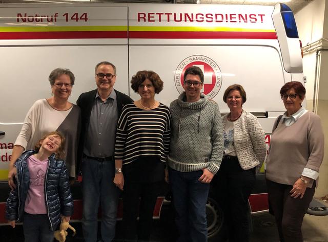 Ingrid Schreiner mit Tochter Sophie, Christian Hiel, Maria-Anna Pleischl, Andreas Rahofer, Gabriela Zach und Susanne Passeth. | Foto: Samariterbund Purkersdorf