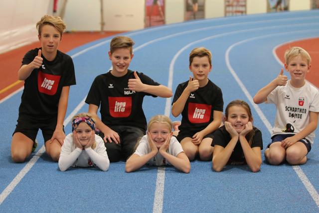 Julian Mesi, Klara Fischbauer, Niklas Luger, Ida Emprechtinger, Jonas Mesi, Marie Angerer, Niklas Angerer (v. l.).