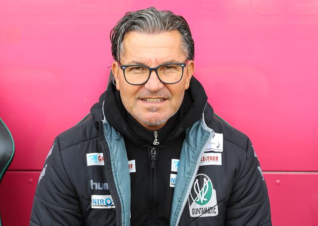 Trainer und sportlicher Leiter der SVR Gerald Baumgartner.