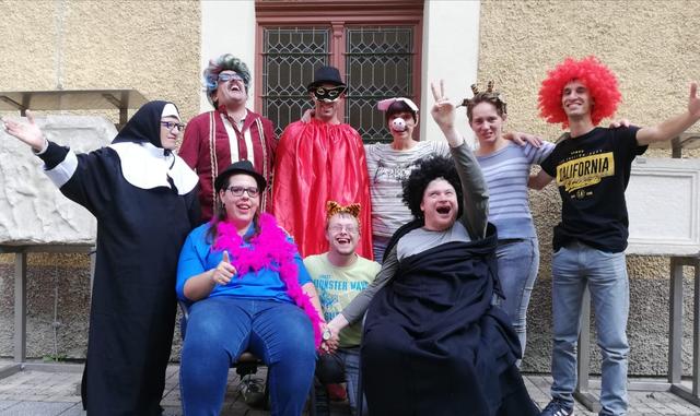 Die Mitglieder von "So ein Theater" freuen sich auf die Auftritte.