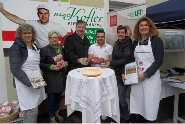 Informationsoffensive in St. Michael: Monika Schachner, Brigitte Fraiss, Andreas Steinegger, Mario Kofler, Ilse Wolfger und Dagmar Engel informierten über das Thema Rindfleisch (v.l.).