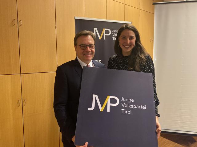 Landeshauptmann Günther Platter zusammen mit Landesobfrau Sophia Kircher | Foto: Junge Volkspartei Tirol