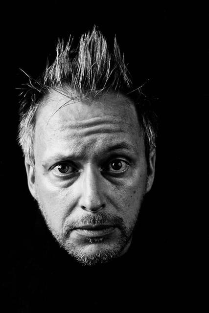 Andreas M.E. Hierzer wird Weihnachtsgeschichten vortragen.