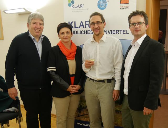 Bürgermeister Raimund Kolm, Gemeinderätin Martha Epp, Experte Stefan Glaser und Christoph Veit. | Foto: REV Südliches Weinviertel