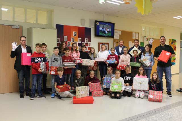 Die NMS-Schüler haben heuer neben "Adra" auch den Round Table unterstützt.  | Foto: KK