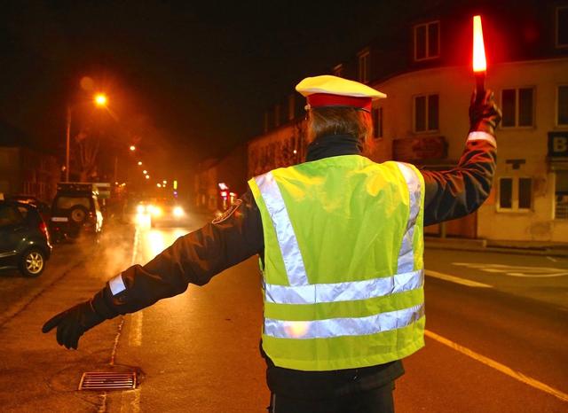 Die Führerscheine sitzen derzeit besonders locker. Im Advent verstärkt die Polizei die Alkohol- und Drogenkontrollen.