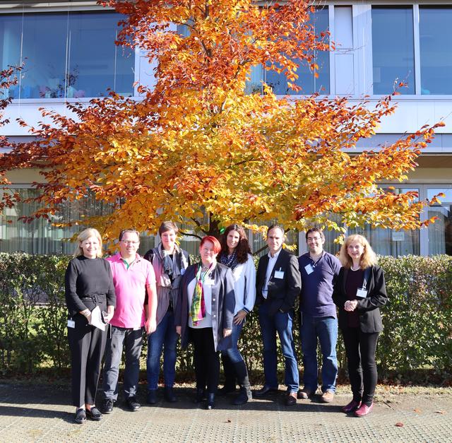 Pflegedirektorin DGKP Eva Kainz, MSc, Bereichsleiter Pflege DGKP Mario Höfer, Maga.(FH) Marlies Tegel, DGKP Maga. Sabine Ruppert (Volksanwaltschaft), Maga. Viktoria Wentseis, Univ.-Prof. Mag. DDr. Martin Grassberger (Facharzt für Gerichtsmedizin), OA Dr. Herbert Huscsava und Maga. Dr. Barbara Schleicher (Gesundheit Österreich GmbH).