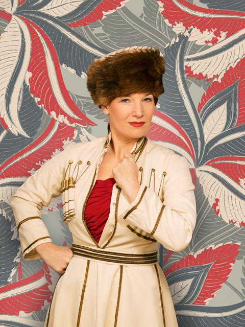 Regina Riel in der Rolle de Fürstin Lydia Uschakoff