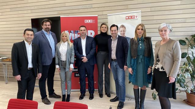 Rudi Savic, Bürgermeister Stefan Steinbichler, Milenko Mitrovic, Tatjana Blagojevic, WKO Purkersdorf Obmann Andreas Kirnberger, Sladjana Lekic, WKO Purkersdorf Leiterin Isabella Samstag Kobler.