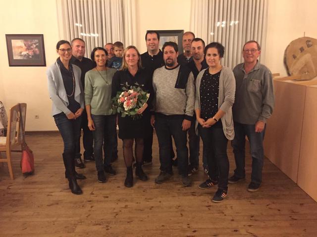 Der Vorstand des TC Piringsdorf: Marlene Supper, Christian Fuchs, Monika Janisch, Josef Pfneisl mit Niko, Obfrau Jenny Kröpfl, Christian Böhm, Günter Leitner, Johann Schuneritsch, Michael Pfneisl, Natascha Paller, Franz Fuchs