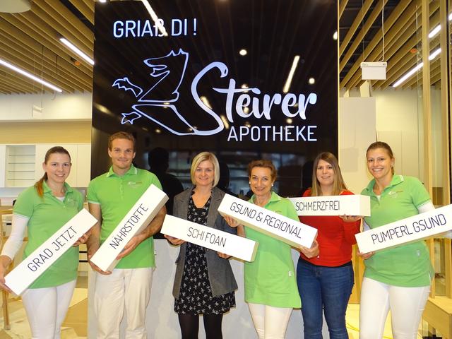 Das Team der Steirer Apotheke freut sich aufs Arbeiten im neuen, modernen Geschäft.