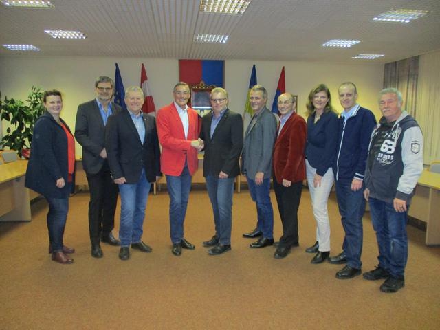 Walter Litzenberger, Vizebürgermeister Walter Vock, Julia Neidhart, Eva Roula, Bürgermeister Ludwig Deltl, Achim Wörner, Rudolf Mayer und Günther Kussmann