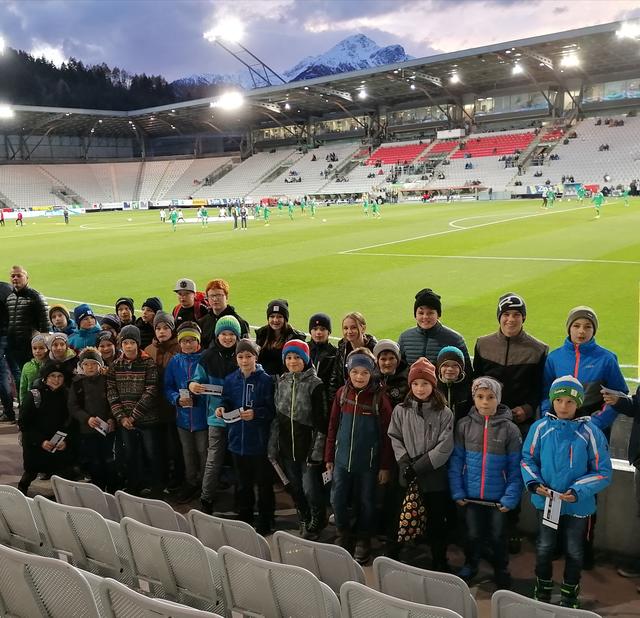 Der Tannheimer Fußballnachwuchs verbrachte einen tollen Tag am Tivoli Innsbruck.