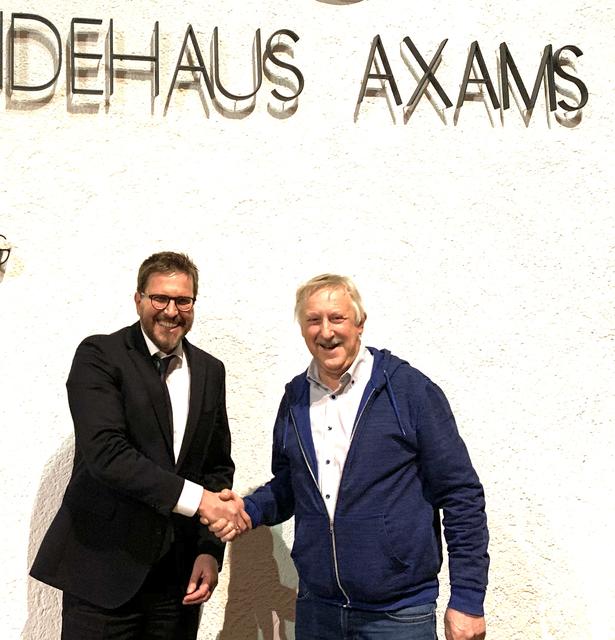 Wort gehalten: Norbert Happ (re.) wurde wieder zum Substanzverwalter bestellt und übernimmt das Amt von "Interims-Verwalter" Bgm. Christian Abenthung!