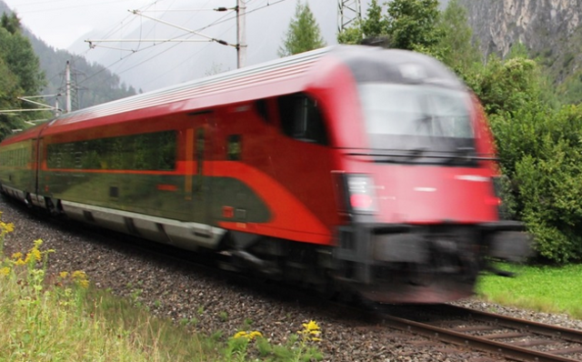 Gute Nachrichten für alle Bahnreisenden: Ab Samstag verkehren Personenzüge auch auf der Kärntner Seite der Tauernstrecke wieder.
