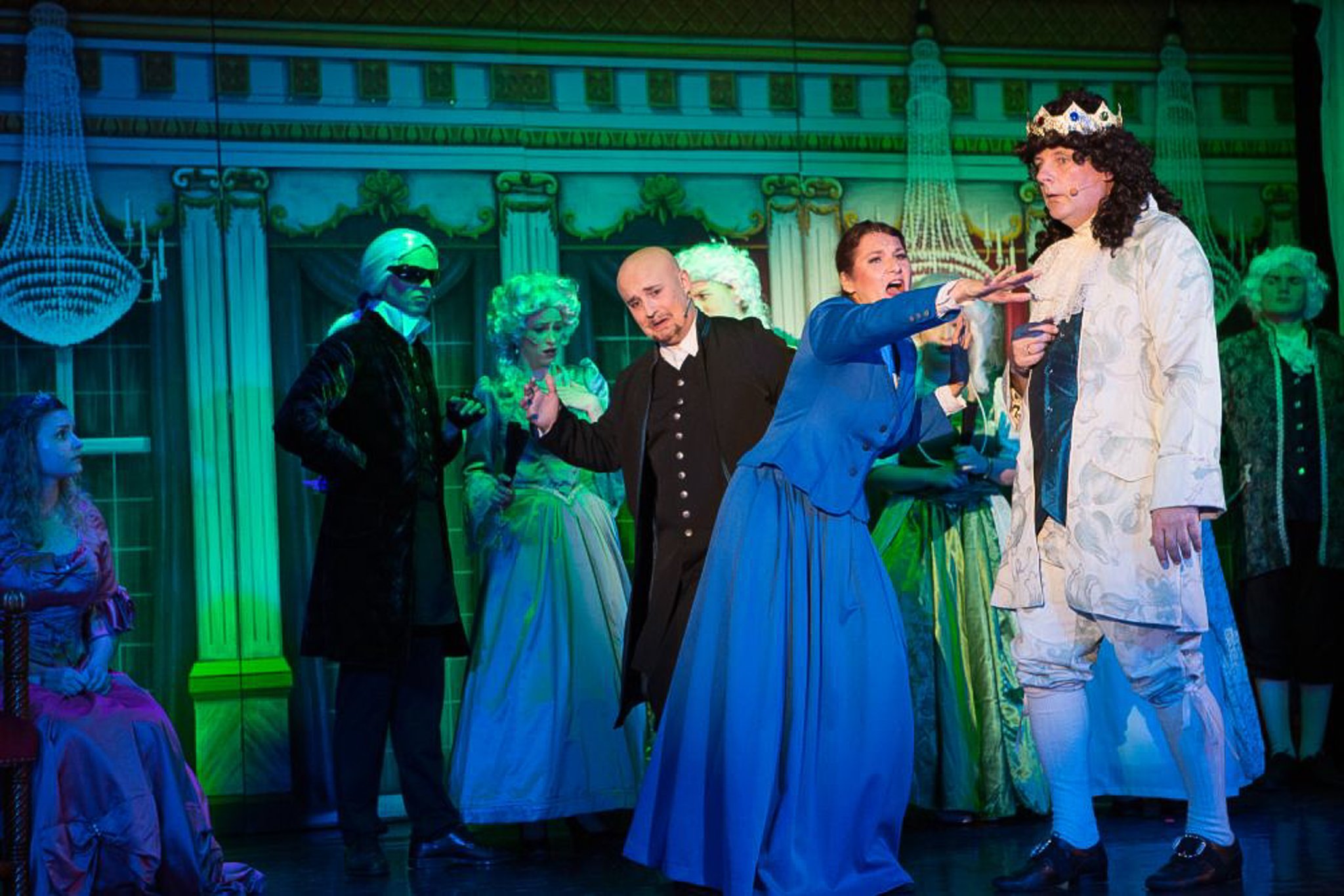 Theater Im Neukloster Des Kaisers Neue Kleider Wiener Neustadt 
