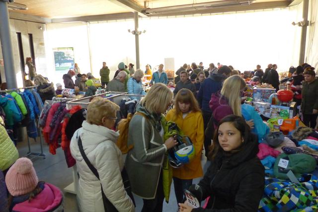 Von Spielwaren über Kleidung und Wintersportartikel – alles war beim Tauschmarkt zu finden