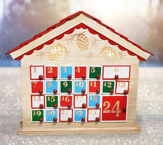 Jeden Tag öffnet sich ein Türchen des lebendigen Adventkalender im Cocoon Shop Klagenfurt.