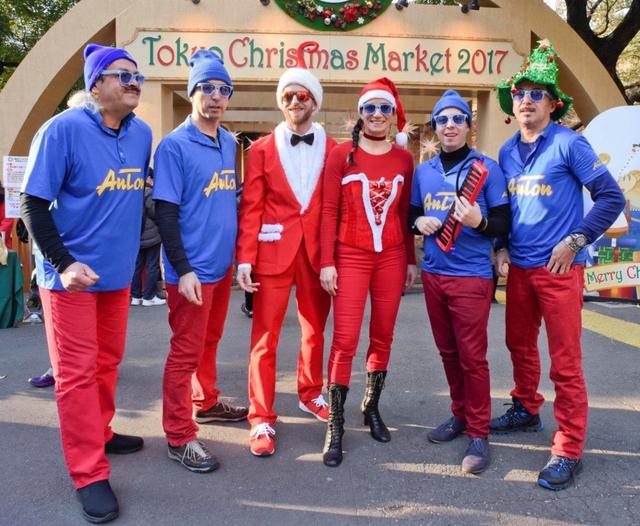 Auch heuer sorgen "AnTon and the Jingle Bells" am Weihnachtsmarkt in Tokio für Top-Stimmung.