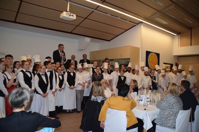 Die Hauptakteure des Abends wurden vor den Vorhang geholt. | Foto: Siegele