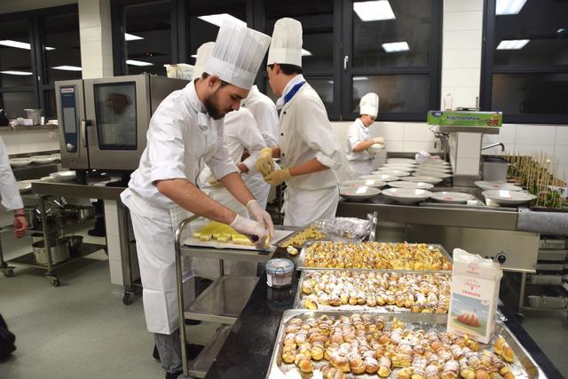 Das Küchenteam arbeitete auf Hochtouren. | Foto: Siegele
