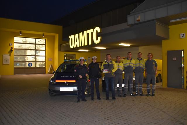 Zusammenarbeit von Polizei und ÖAMTC Tulln. | Foto: Gollner