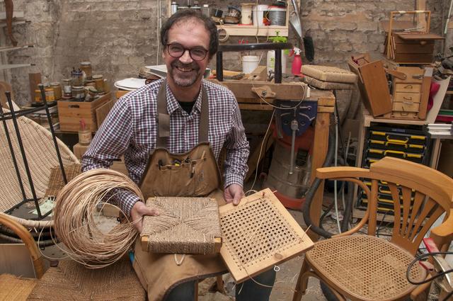 Echte Handarbeit aus Währing: Gerhard Stöglehner in seiner Werkstatt in der Theresiengasse 49.