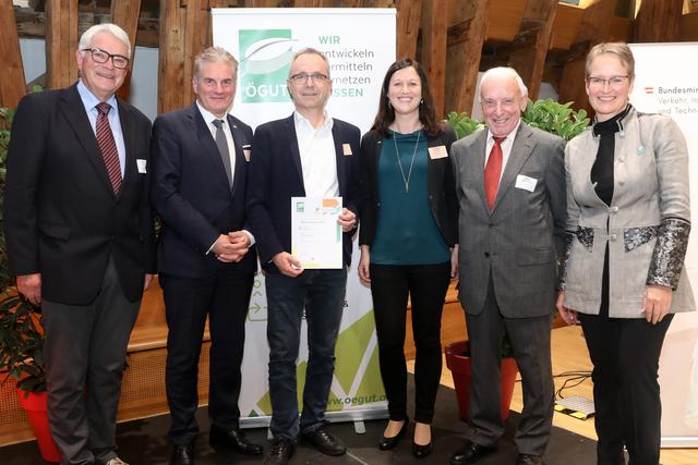 Österreichischer Städtebund-Vorsitzender Bernd Sengseis, Bürgergenossenschaft-Obmann Karl Lehner, St. Stefan-Afiesl-Bürgermeister Alfred Mayr, Regionalmanagerin Christine Rehberger, ÖGUT-Präsident Rene Alfons Haiden und ÖGUT-Generalsekretärin Monika Auer (v. l.).